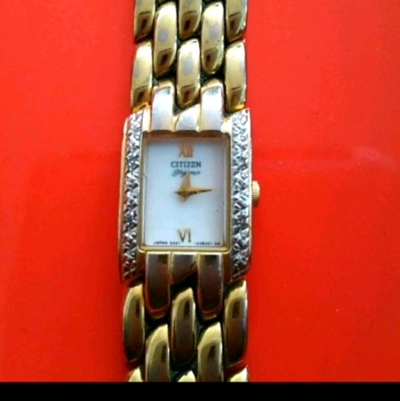 Classic citizens watch with Diamond bezel on the s - Picture 2 of 4